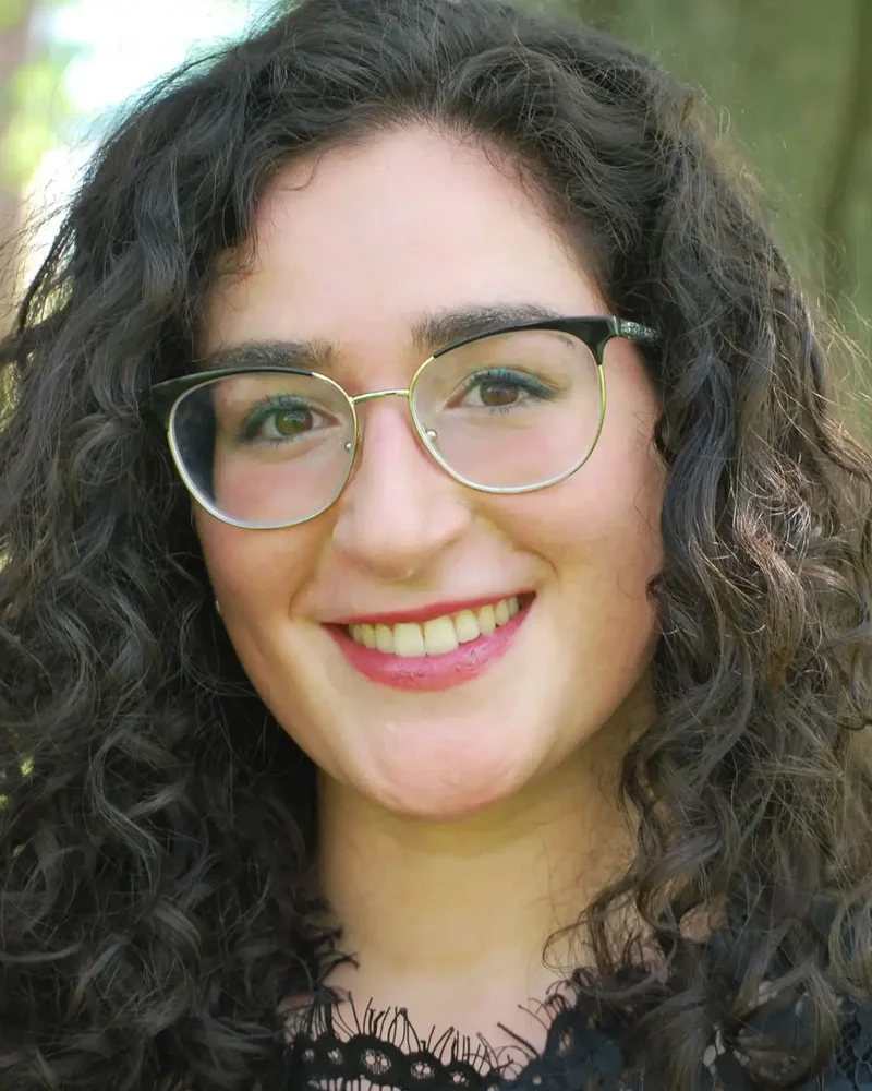 Portrait of Dr. Sarah Buzy
