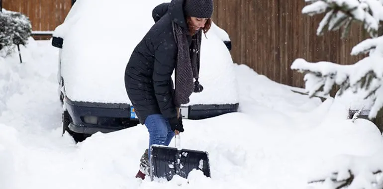 Shoveling Snow: Tips for Avoiding Injuries